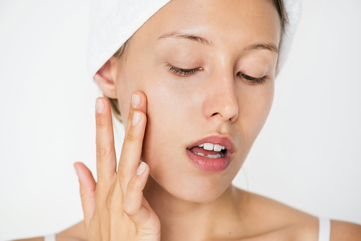 GEN FACTOR PEELS & HYDROGELS TREATMENTS - Hydro Line & 3 Peels - Full Face
