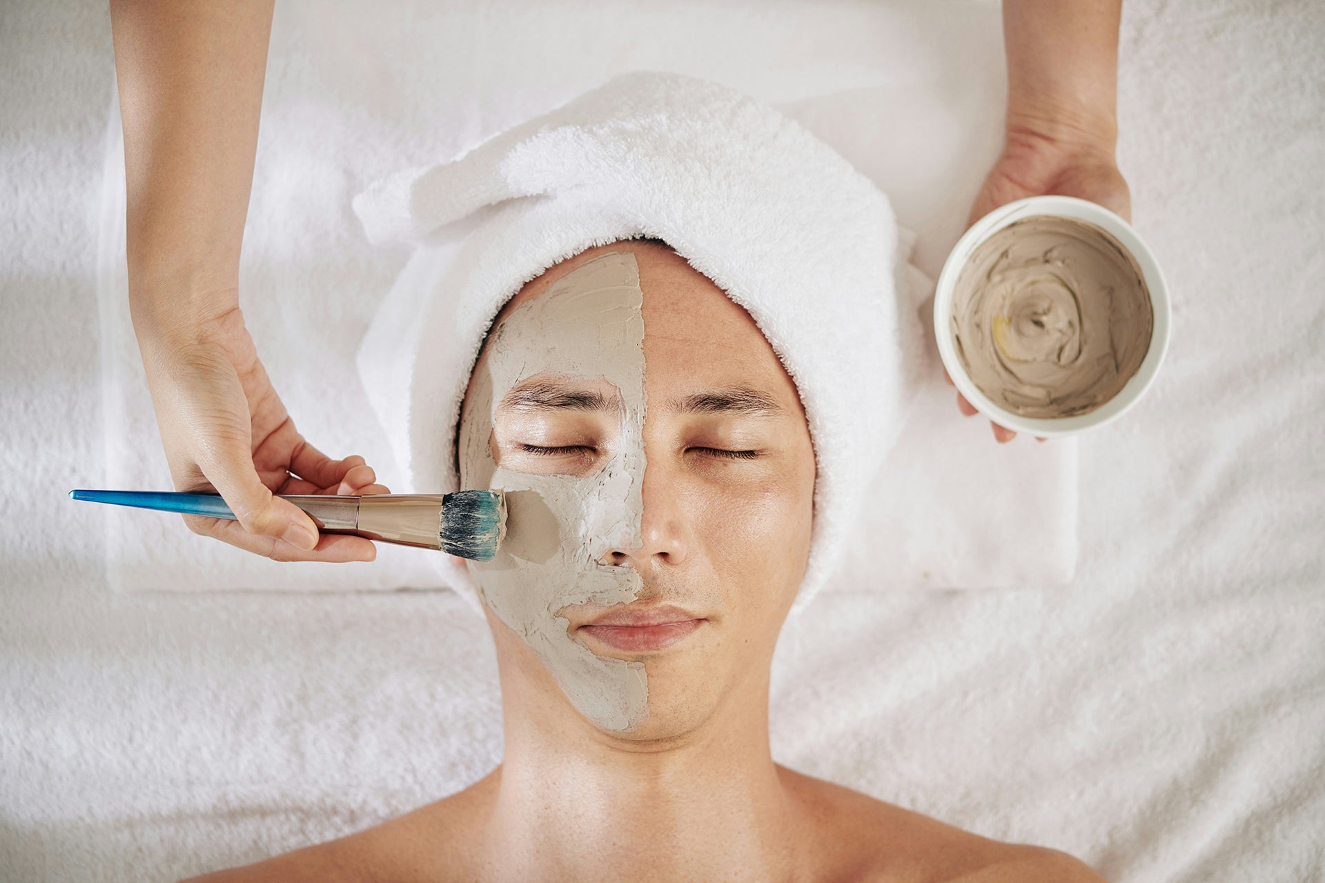 Diamond Microdermabrasion is an easy way to clean out the skin and give you a fresher, clearer complexion and is an effective large pores treatment, Scunthorpe, Lincolnshire