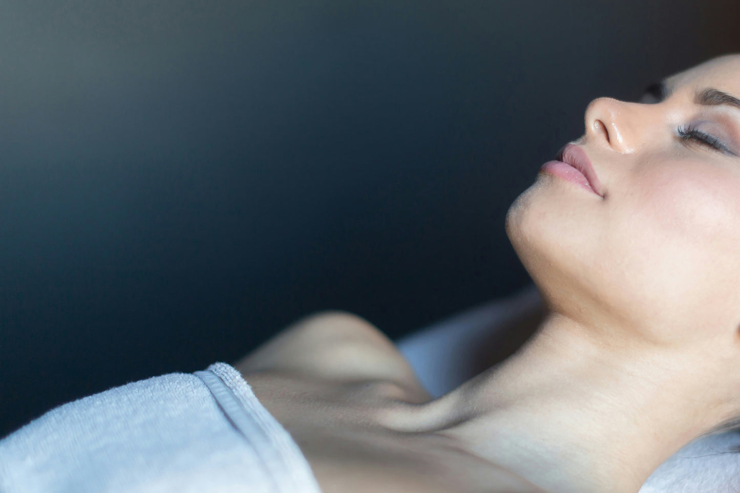 GEN FACTOR PEELS & HYDROGELS TREATMENTS - Hydro Line & 3 Peels - Full Face & Neck Area